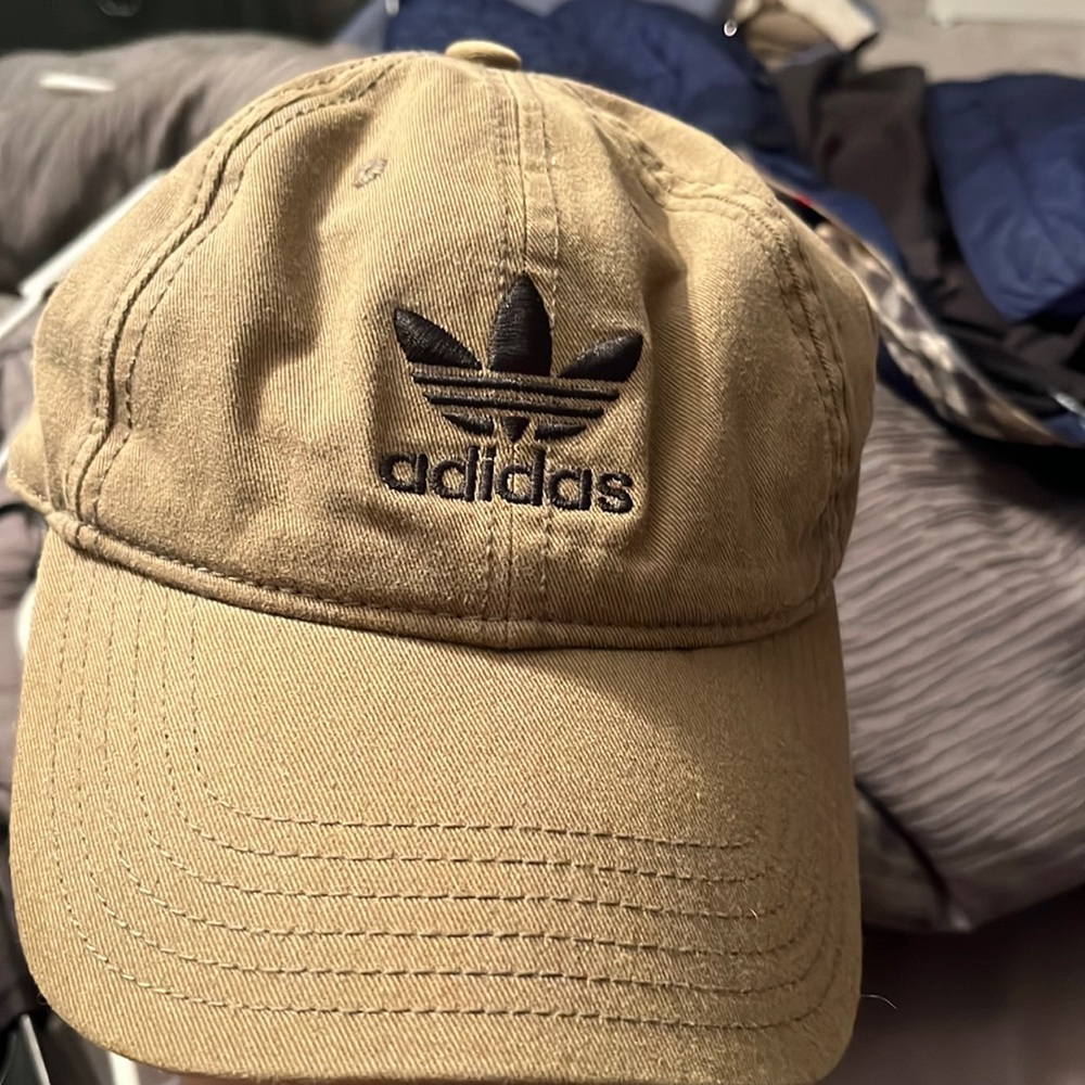 Adidas green hat hardly worn